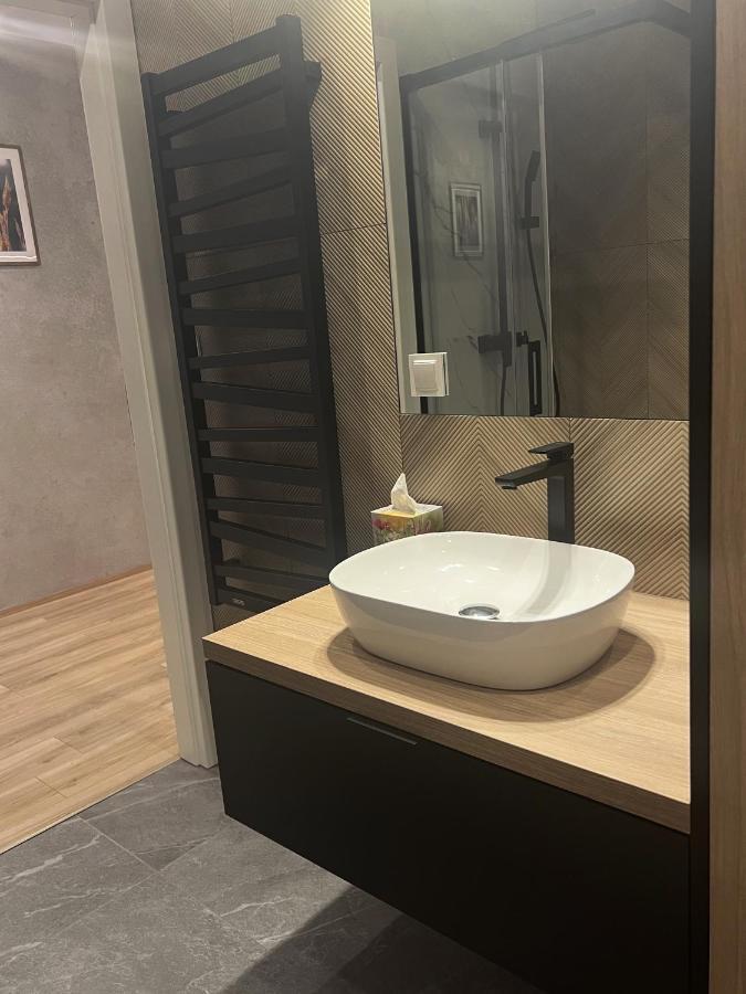 Amsterdam - Nowy Apartament W Centrum Z Prywatnym Zadaszonym Parkingiem Nowy Targ Exteriör bild
